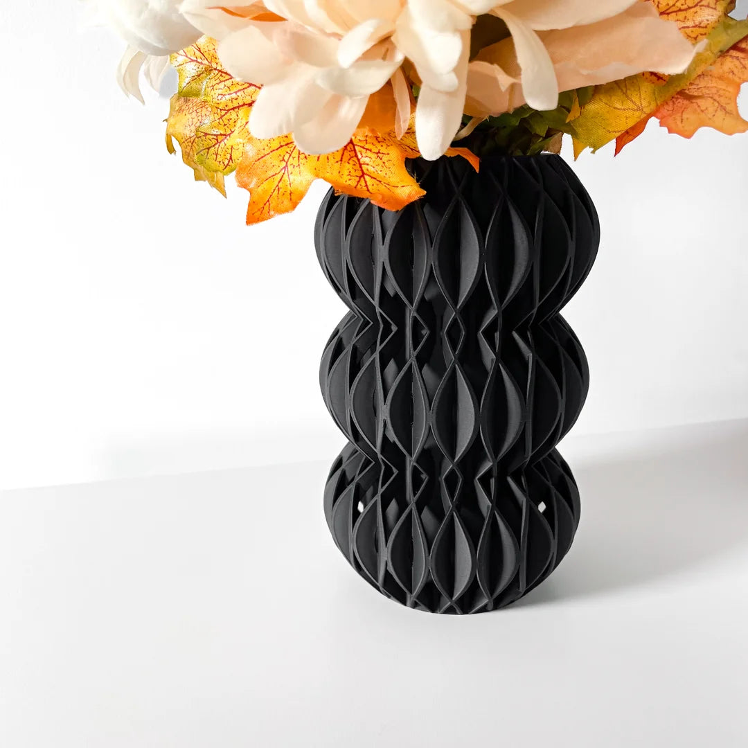 Modern 3D Printed Revan Vase – Matte Black PETG/PLA Sculptural Home Décor
