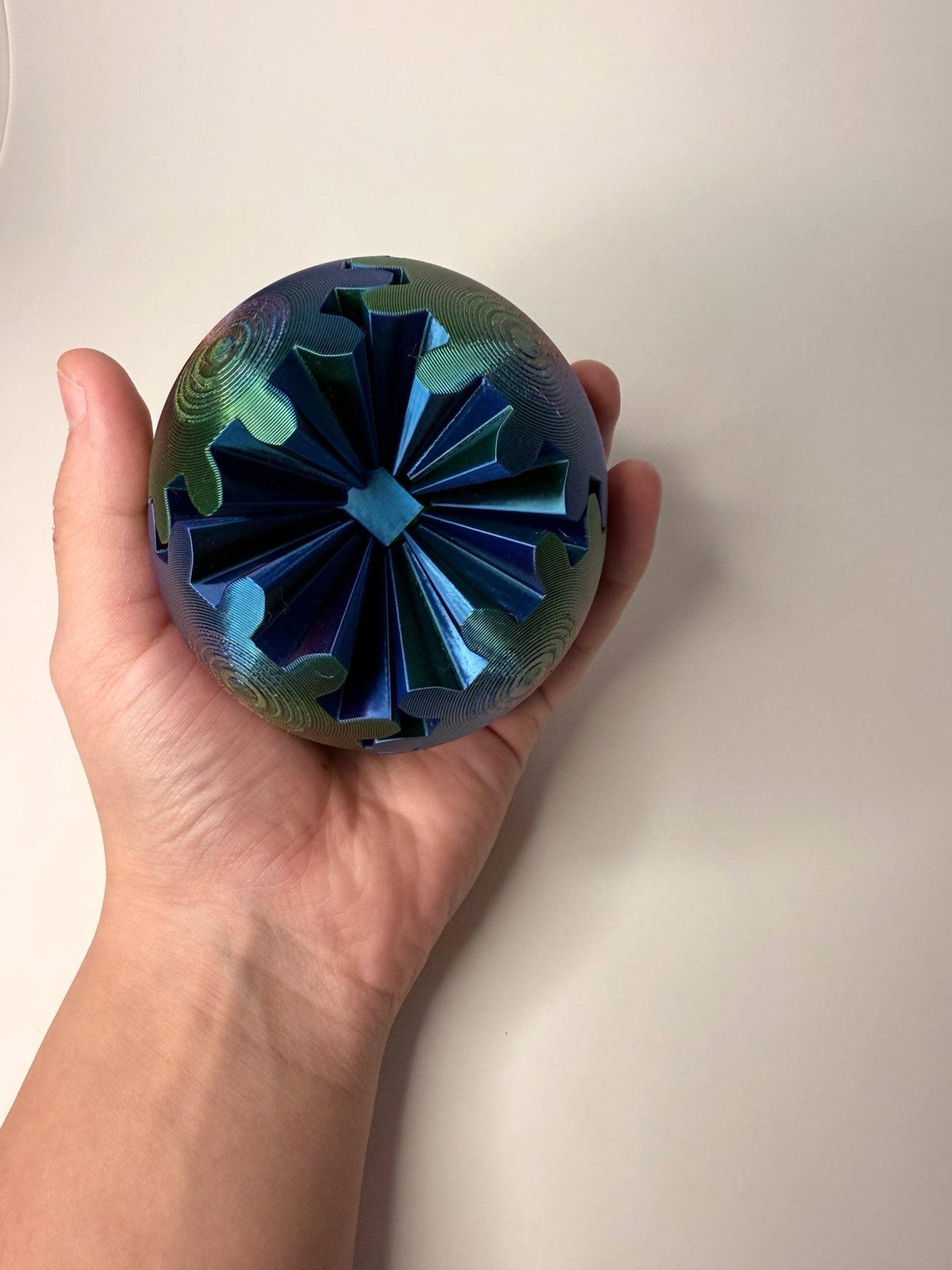 GearSphere – Mechanical Fidget Ball with Spinning Gears - LayerCraftLab