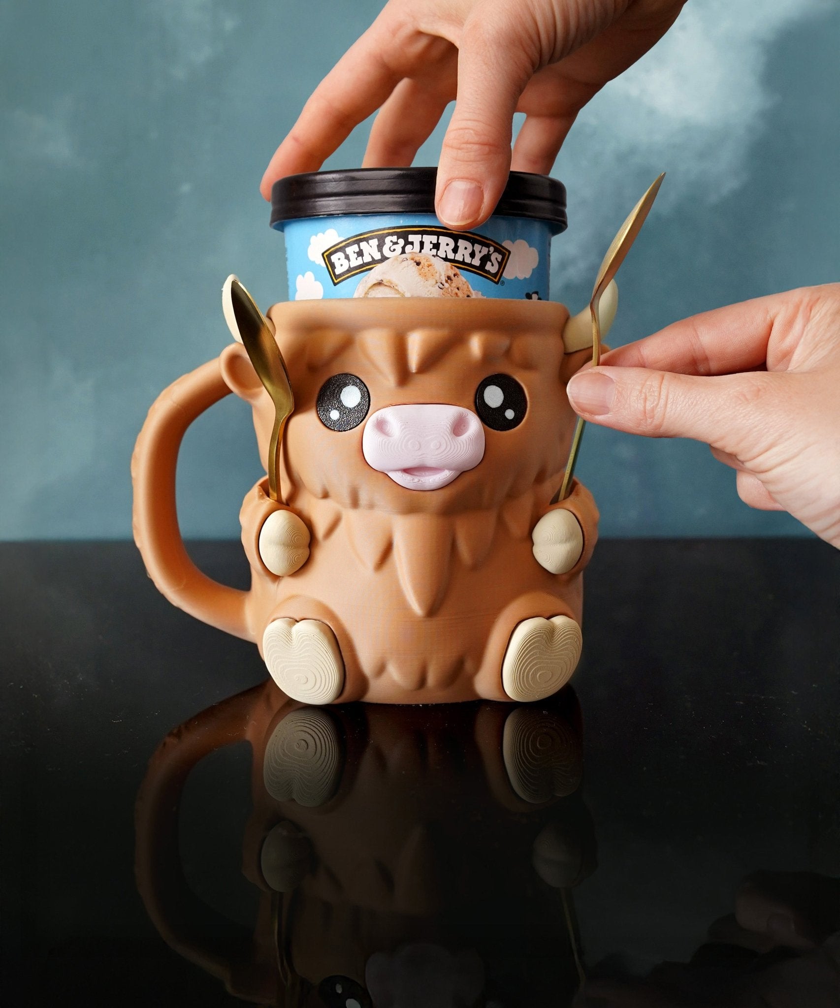 Highland Cow Ice Cream Pint Holder – Cute 3D Printed Cow Mug with Spoon Slots - LayerCraftLab