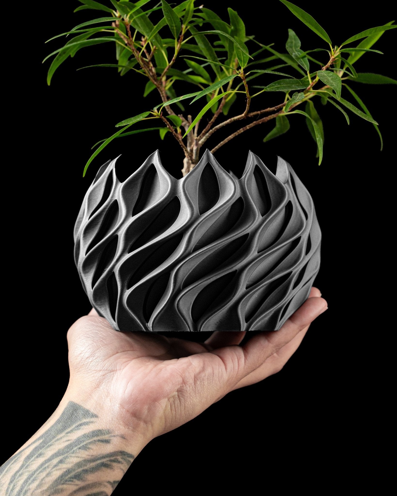 Twisted Planter Pot - LayerCraftLab
